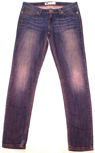 Levis demi curve - levis,