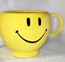 Smiley Face Mug Large 20 Ounce