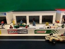 Brand new scale - 1:32, car