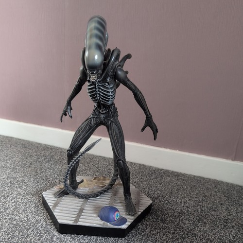 Alien xenomorph big chap 10 - alien, 1/10