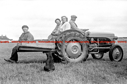 F005344 two men - and, woman