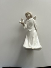 Leaonardo Collection By Annie Rowe