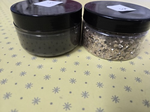 Gold flakes inclusions and - gold,