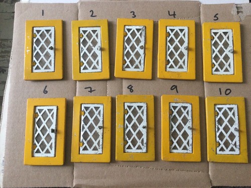 Rare vintage dolls house - 1,