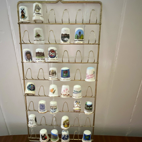 Gold metal thimble - gold, display