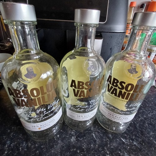Empty absolut vodka bottles - 3x,