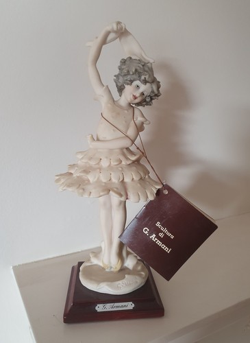 Ballerina figurine porcelain - -,