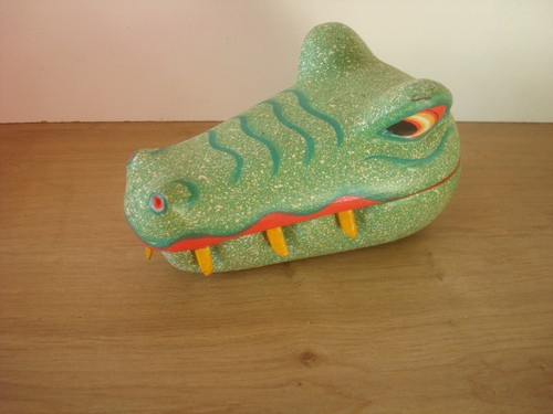 Green croc alligator head desk - alligator,