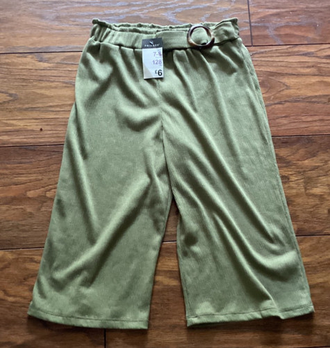 Bnwt years olive cropped - 7-8,