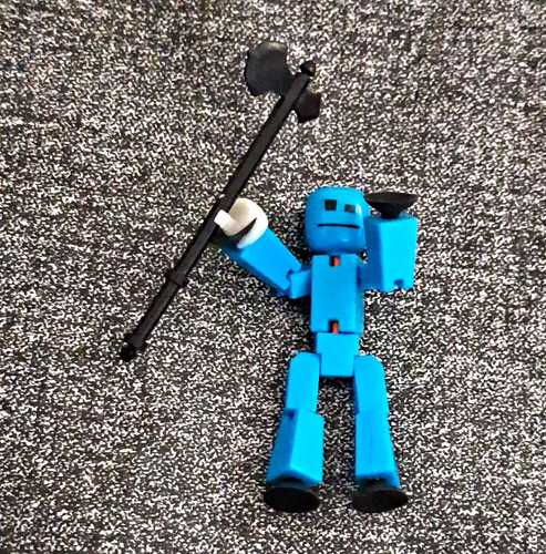 Blue stikbot with accessories - blue,