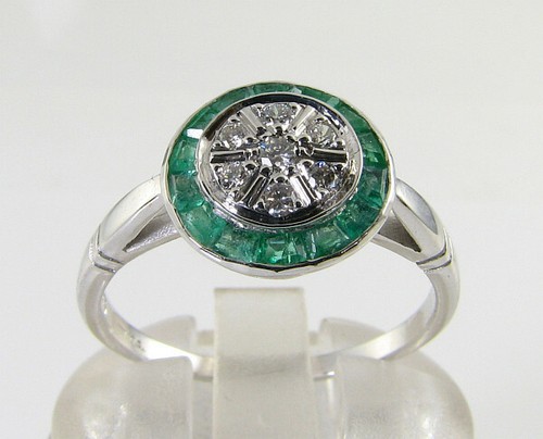 9ct white gold emerald - 9k,
