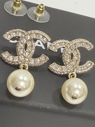 Chanel logos rhinestone - chanel,