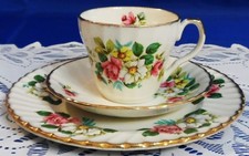 TEA SET TRIO ROYAL CROWN