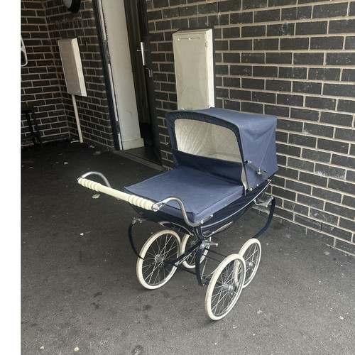 Silver cross navy pram with - silver,