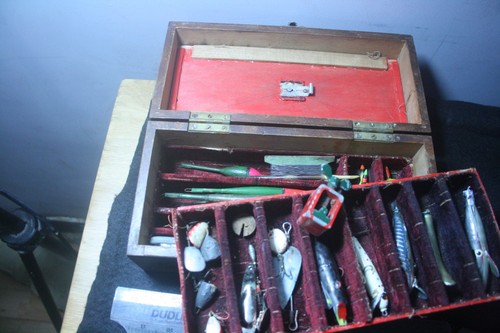 1960 wood box - 1960's, fishing