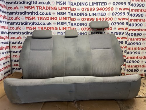Toyota hilux back seat mk6 - toyota,