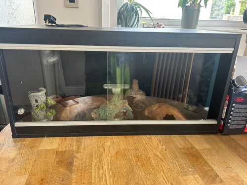 Vivarium medium - vivarium,