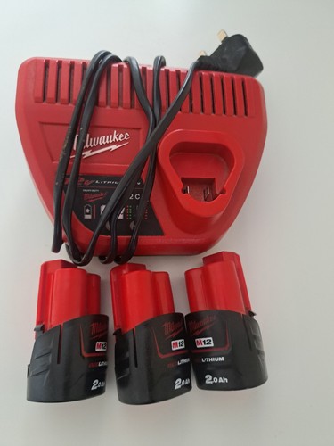 Milwaukee battery charger - milwaukee,