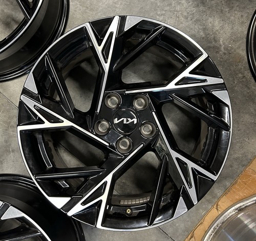 Kia line k5 - 18”,