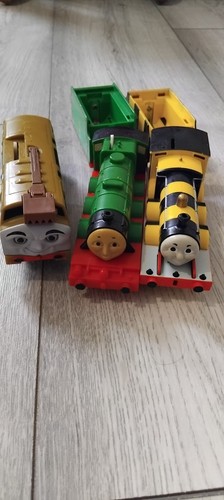 Tomy henry diesel and bee - henry,,