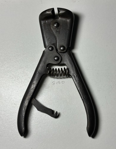 Vintage footprint end - footprint, cut