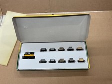 MINITRAINS HO SCALE NARROW GAUGE DIESEL LOCOMOTIVE SET + 10 CARS RUNS ON N GAUGE