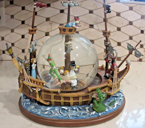Disney peter pan captain hook - peter,