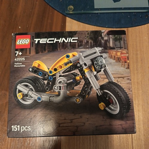 Lego technics 42225 - lego, yellow