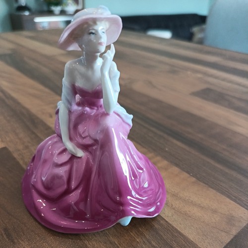 Coalport debutante figurine - figurine,