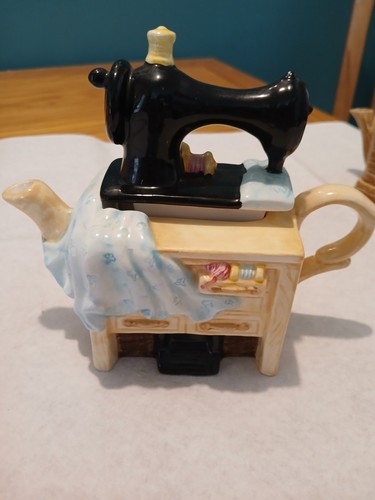 Vintage novelty teapot - novelty,