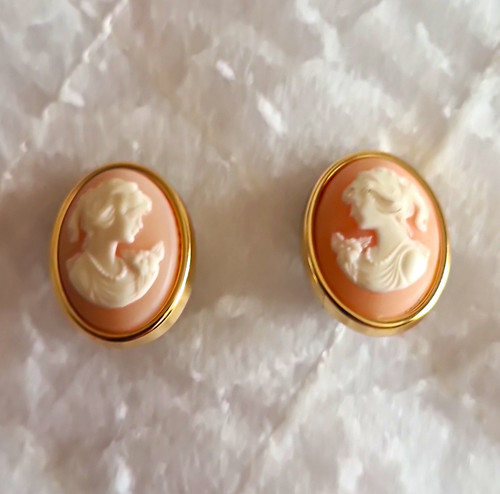 Gold tone oval pink - gold, white