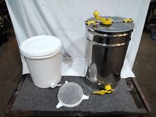 Quarti Honey Extractor/ Separator - 3 Frame Model c/w Strainer And Honey Bucket