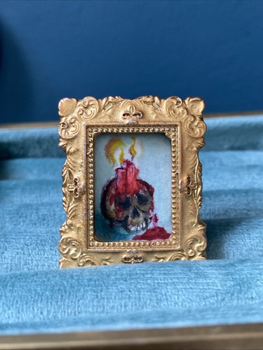 Tiny skull with - skull, wax