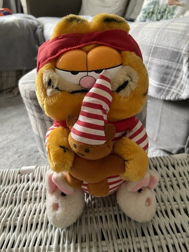 Garfield vintage 1980s plush - vintage,