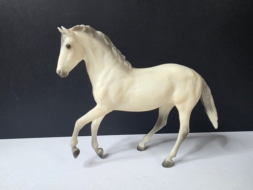 Breyer model horse - breyer, cream