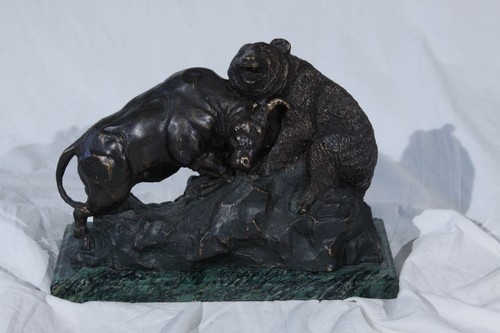Bull and bear bronze - bull,
