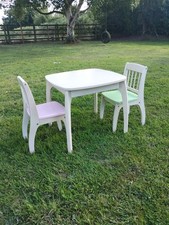 Childs table 2 chairs Used