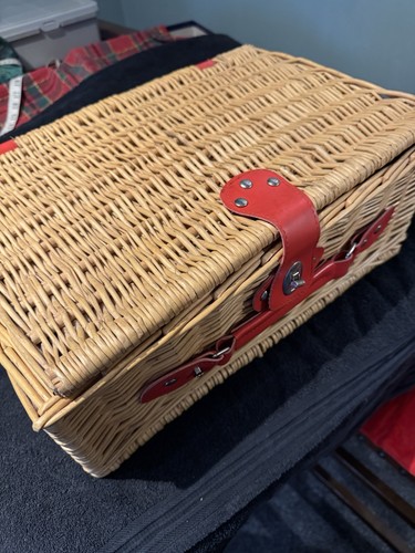 Picnic basket - picnic,