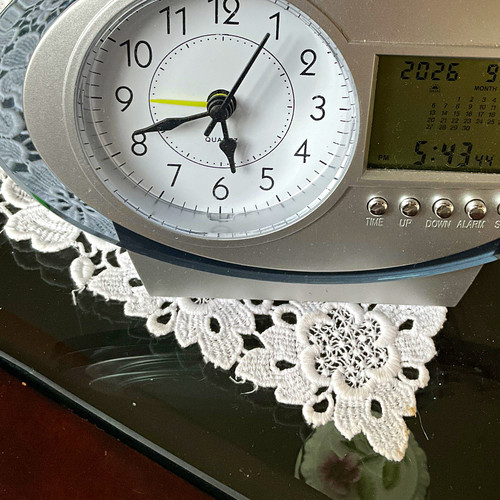 Analogue digital alarm clock - analogue,