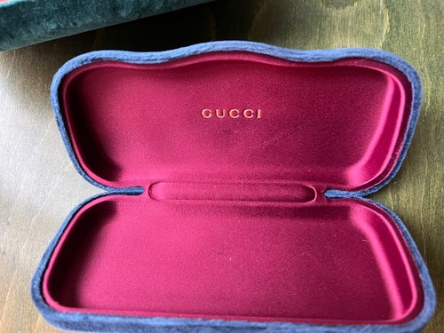 Gucci large sunglasses - sunglasses, case