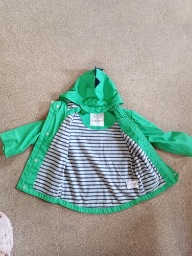 Raincoat yrs - 3-4,