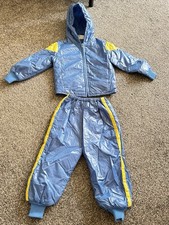 child's blue and yellow