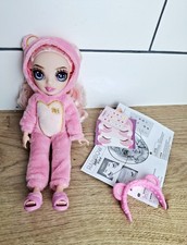 RAINBOW HIGH Bella Parker