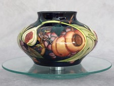Moorcroft 'Queen's Choice'