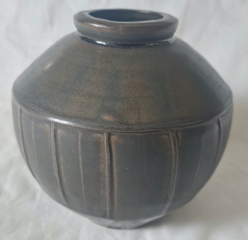 Gorgeous studio pottery - , vase