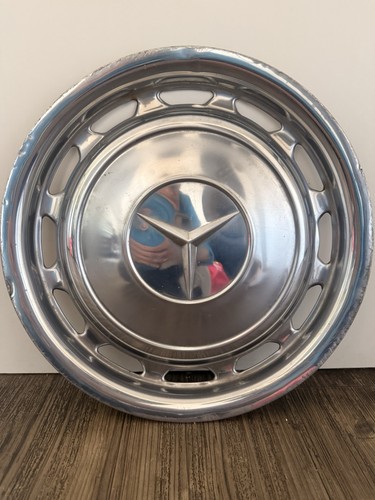 Mercedes benz hubcap wheel - mercedes,