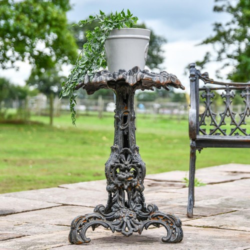 Vintage black gothic cast iron - black,