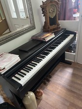 Digital piano Yamaha YDP-121