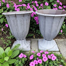 Pack of 2 Vintage Style Urn