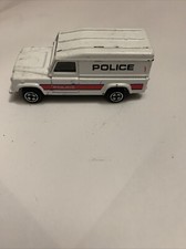 CORGI LAND ROVER 110 DEFENDER POLICE WHITE 1:64  DIE-CAST - Used Condition